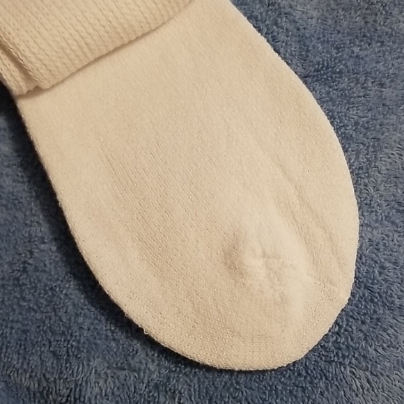 NEW 4 Pair Men's Diabetic Comfort Crew Socks - Picture 11 of 15